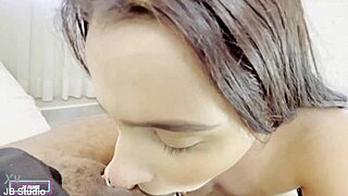 Morena gostosa squirting from her pussy during sex