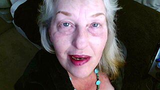 이 사용된 섹스 토이 정액으로 덮여 있어 😏