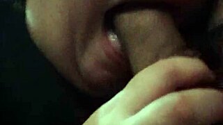 chupetona mamando rico su verga favorita con mascara exotica