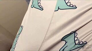 COMI MINHA MADRasta NO BANHEIRO DA LOJA CHEGANDO EM CASA A SAFADA QUERIA SÓ PAU NO CUZINHO