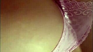 Mira que rica lenceria me regala un fan quieres ver que rico me masturbo