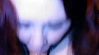 BBW MILF demonstreert geile pikzuig technieken met dildo en toys