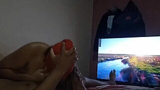 You won't believe how this curvy mature woman makes love