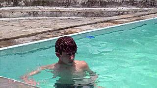 namorado me deixou sozinha no dia dos namorados me vinguei fodendo com o filho dele trailer