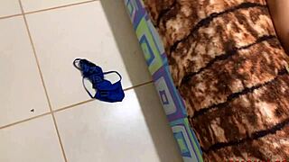 Fiz massagem na minha prima e sarrei nela ate ela ficar com tesao e transar comigo completo em xvideos red