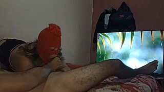 You won't believe how this curvy mature woman makes love