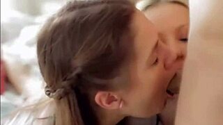 i'm super cute 18 yo teen girl, just hanging out and being adorable