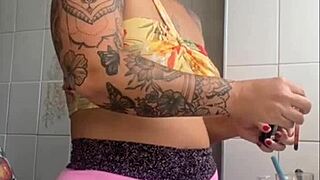 Displaying Swollen Intimate Area During Live Show.