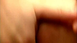 Secretary gives blowjob after masturbating