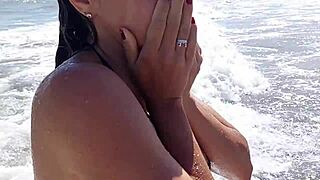 la chica de la playa me quita el cond�n en el auto?