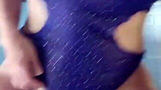 Milf Española Con Clítoris Enorme Se Masturba