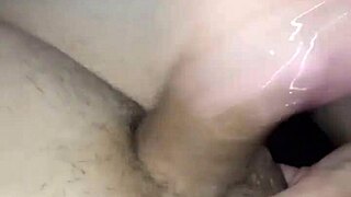 Estrenamos un nuevo sillon con una rica paja y semen caliente full en red