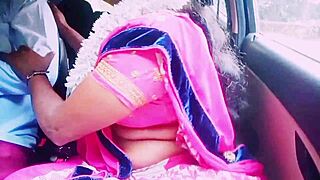 Indian housewife car sex with boyfriend