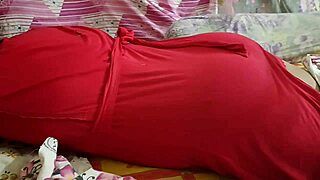 I give a wild hot desi girlfriend a body massage. Her sexy ass and curves drive me crazy.