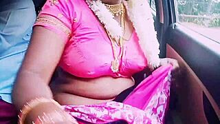 Indian housewife car sex with boyfriend