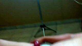 Alice Lemes gives a great blowjob to her fetish lover