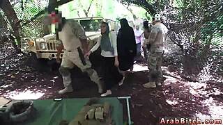 Muslim fyr tager hvid pige langt væk for intens knald.