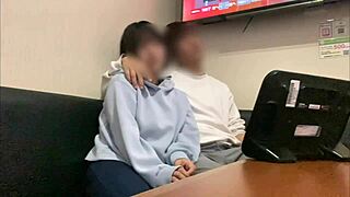 普段サッカー部マネージャーの女子マネとキャプテンがカラオケで秘密デート 😊