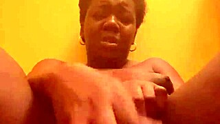 Amateur ebony masturbates wet pussy!