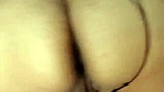 Gran movimiento de un lindo trasero latino 😍