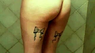 Gran Culo Se Mueve En La Ducha