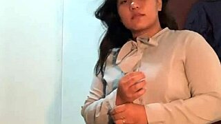 I's strippin' slutty for ya