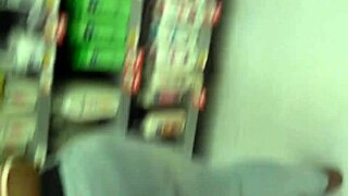 i'm filmng the gordinha in the supermarkt