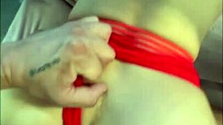 Ex me jebe v novem spodnjem perilu v svojem studiu!