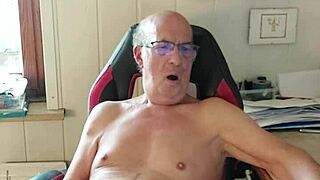 norbertww - abspritzen cor der cam bei chaturbate - apr 23 2025