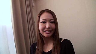 Oh, the woman of that age wants to do gokkun so bad!