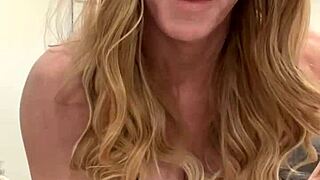 this is for fans enjoying muscle flexing