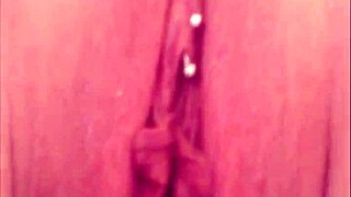 i worship my sexy goddess piss from my hot pussy