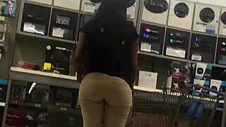 Spotting a big booty at walmart leads to casual encounter