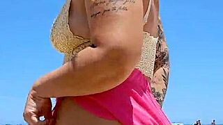 I found an african lover at the beach, flashing my big pussy lips almost naked to arouse him