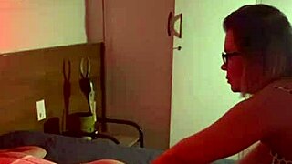 Fiz a novinha virgem gozar gostoso sem perder o cabaço