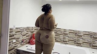 Sexo de infieles viral turns into rough bathroom pounding with big cocks