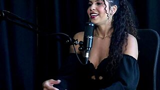 Model gives tips to women and chats with mom about selling content