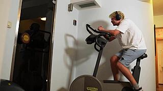 I Gave My Stepsister Some Birthday Oral