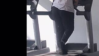 Big ass BBW girl bounces on treadmill