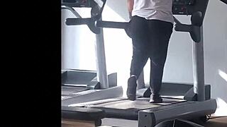 Big ass BBW girl bounces on treadmill