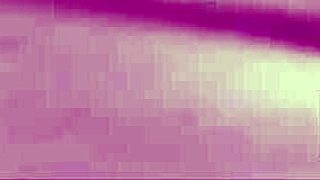 트랜니가 환호하며 빨아대다 격렬한 항문 피스팅