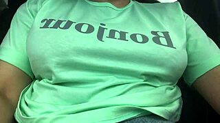 Quarantined wife plays with pussy and ass in car