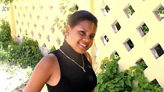 18yo latina teen gives public blowjob on front lawn