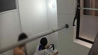 Espiando a Profesora Española Follando con su Amante