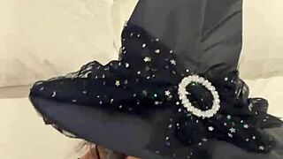 Você acha que a bruxinha Deborah Prado engole meu pau como bruxaria?