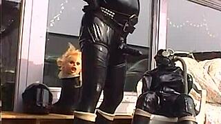 I love Roxina's retro rubber look, so shiny and horny in XXL.