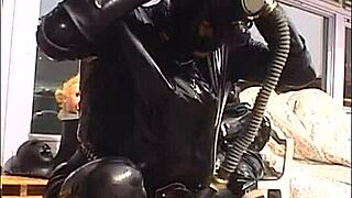 I love Roxina's retro rubber look, so shiny and horny in XXL.