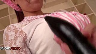 Wild asian beauty kneels to give blowjob before hardcore sex begins