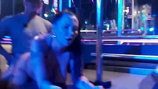 Sexo no meio da boate. Creampie latina outdoor public voyeur