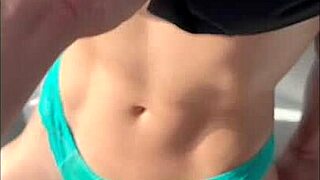 Sexo caliente con mi vecino y su big ass latina.